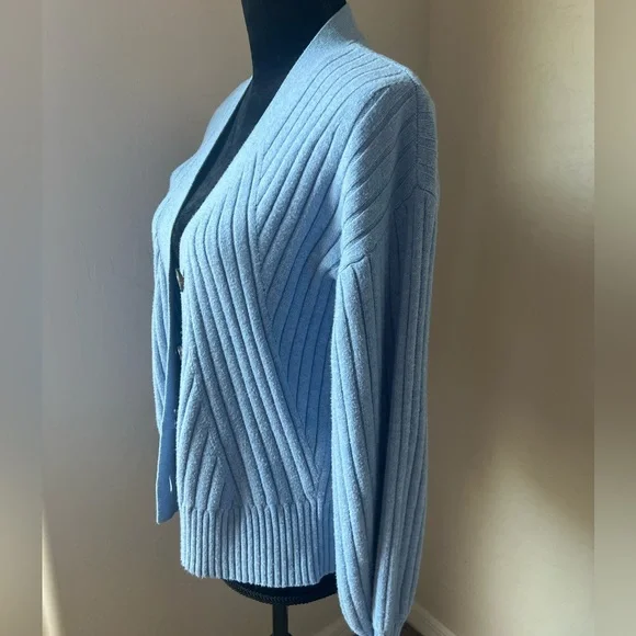 CAbi Scenic Cardigan Sweater Elegant Knitwear - Picture 6 of 11